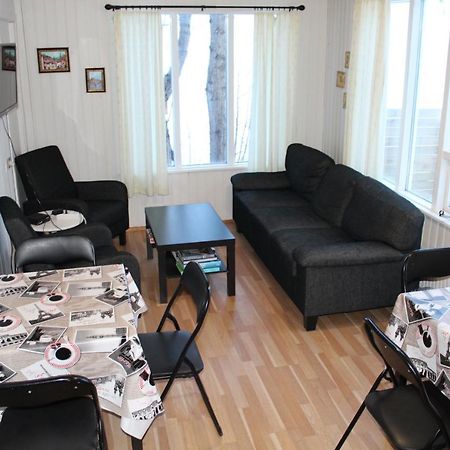 Lonsa Guesthouse อาคูเรย์รี ภายนอก รูปภาพ