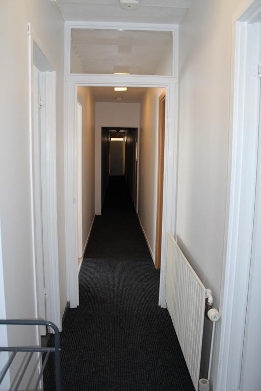 Lonsa Guesthouse อาคูเรย์รี ภายนอก รูปภาพ