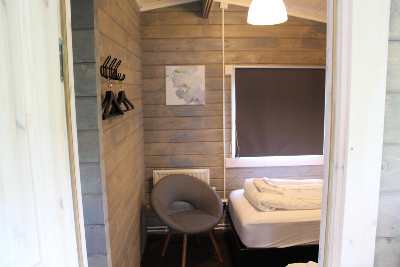 Lonsa Guesthouse อาคูเรย์รี ภายนอก รูปภาพ