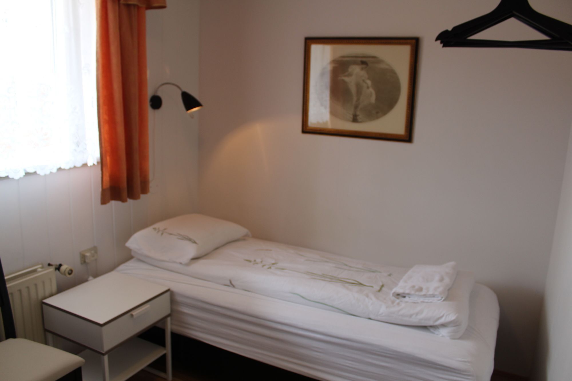 Lonsa Guesthouse อาคูเรย์รี ภายนอก รูปภาพ
