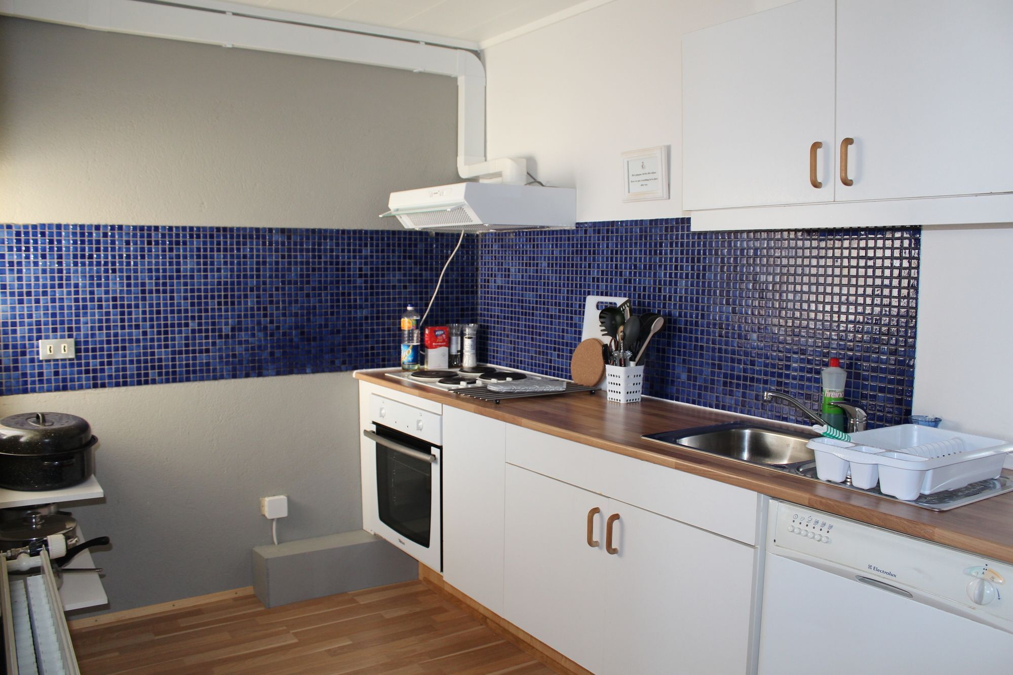 Lonsa Guesthouse อาคูเรย์รี ภายนอก รูปภาพ